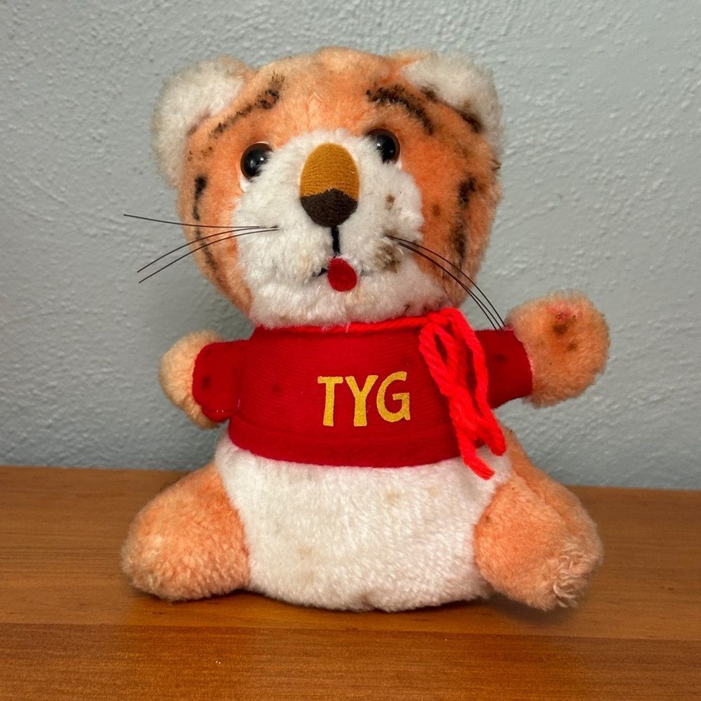 Vintage Shirt Tales Tyg Tigger Plush Stuffed Animal 1981 Hallmark Hasbro Toy 7”